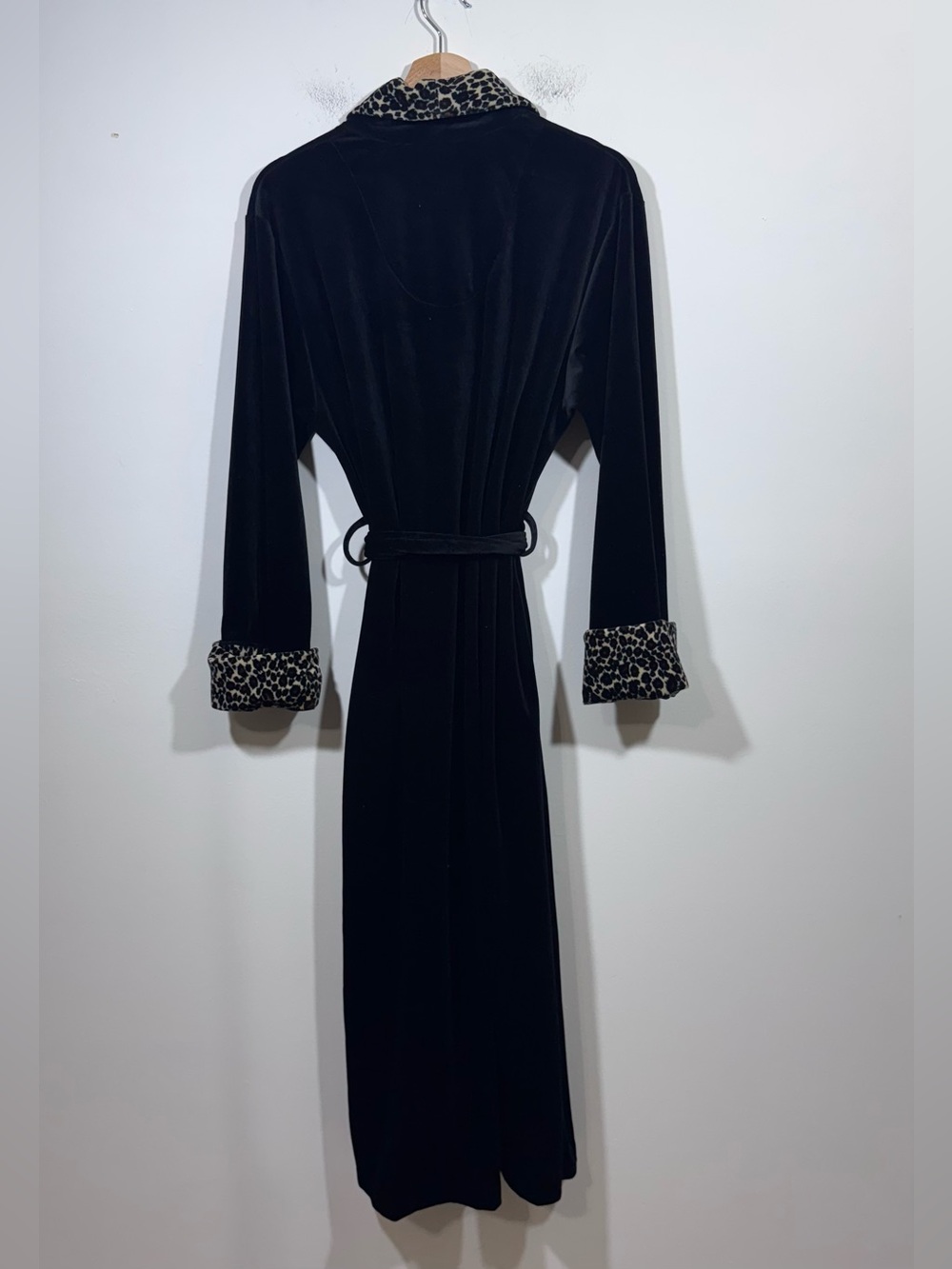 Vintage Amanda Stewart Black Velvet Robe Leopard Print Collar Size Small Glam - Picture 3 of 5